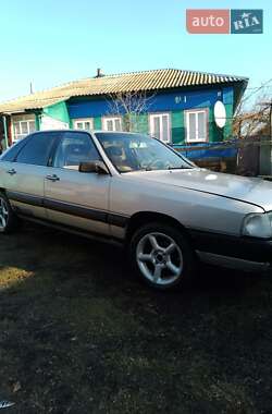 Седан Audi 100 1984 в 