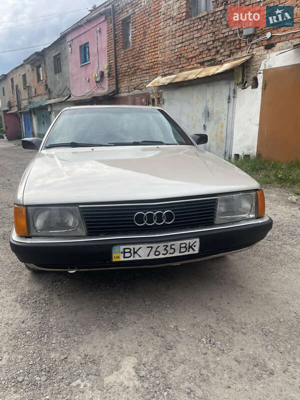 Седан Audi 100 1989 в Ровно