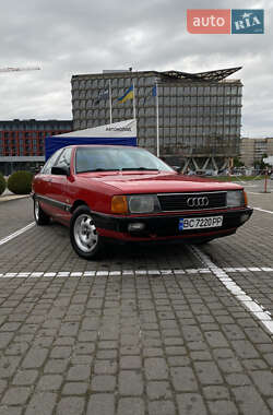 Седан Audi 100 1988 в Львові