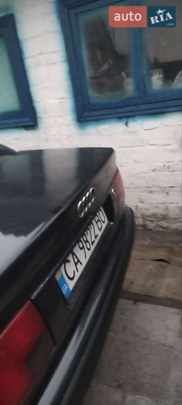 Седан Audi 100 1991 в Каневі