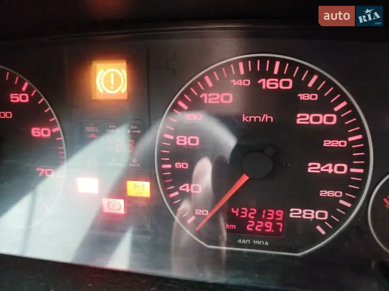 Audi 100