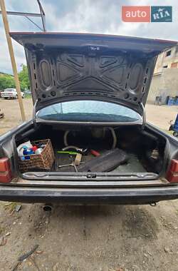 Седан Audi 100 1990 в 