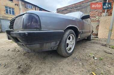 Седан Audi 100 1990 в 