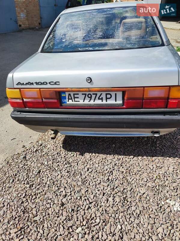 Седан Audi 100 1985 в Дніпрі