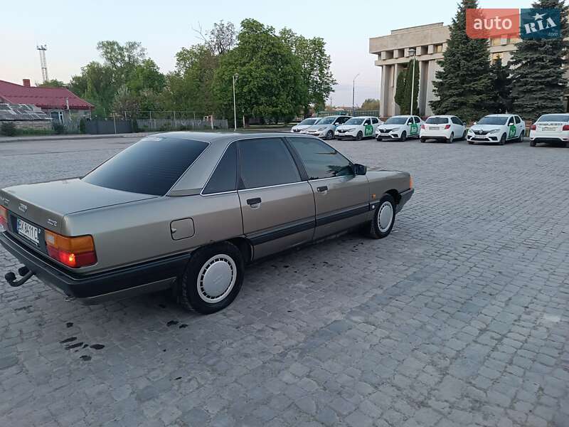 Седан Audi 100 1990 в Кам'янець-Подільському