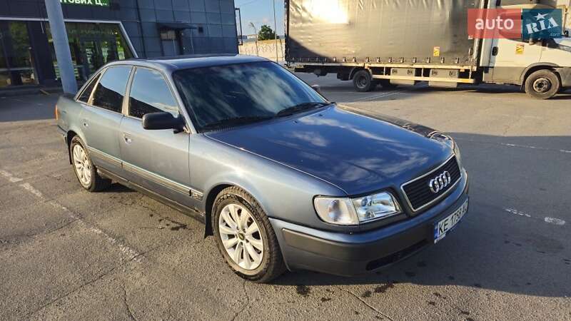 Седан Audi 100 1991 в 