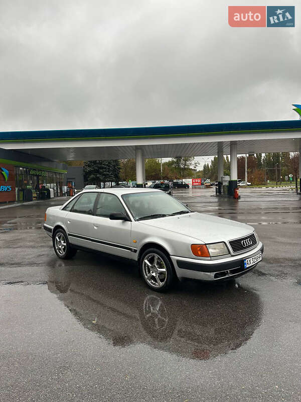 Седан Audi 100 1991 в 