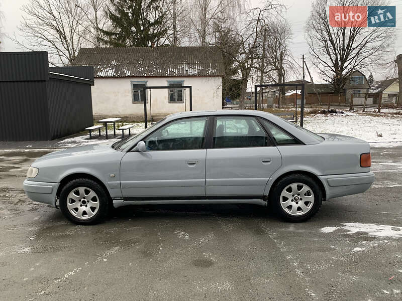 Седан Audi 100 1994 в Киеве