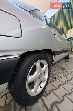 Седан Audi 100 1990 в 