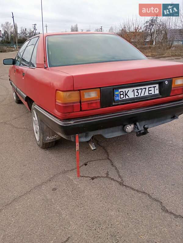 Седан Audi 100 1990 в Зарічному