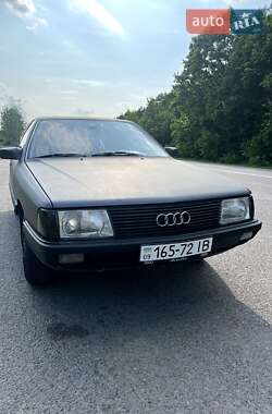 Седан Audi 100 1983 в Владимире