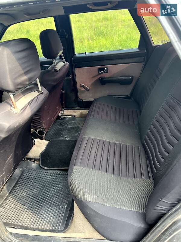 Седан Audi 100 1983 в Володимирі