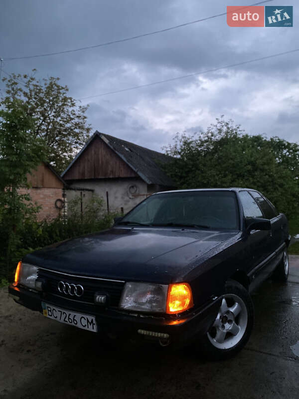 Седан Audi 100 1988 в 