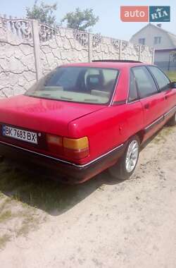 Седан Audi 100 1990 в 