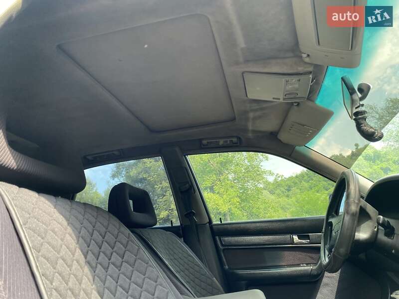 Седан Audi 100 1993 в Великому Березному
