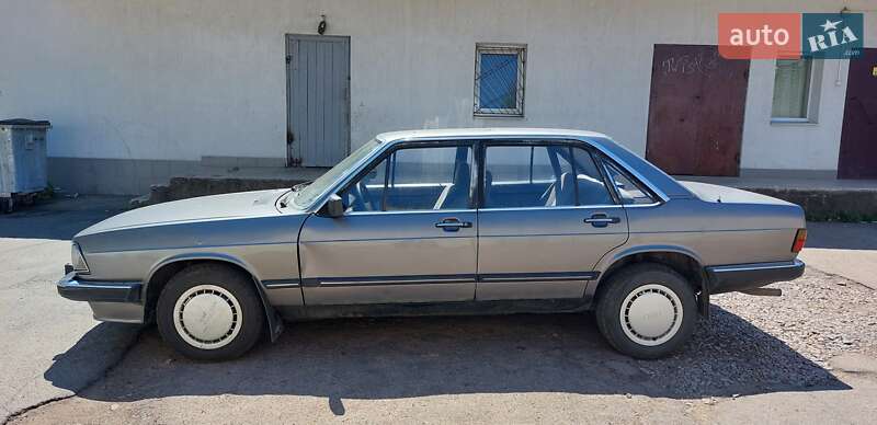 Седан Audi 100 1982 в Черкассах