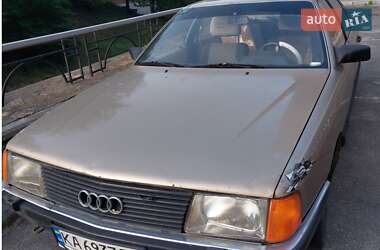 Седан Audi 100 1983 в Киеве