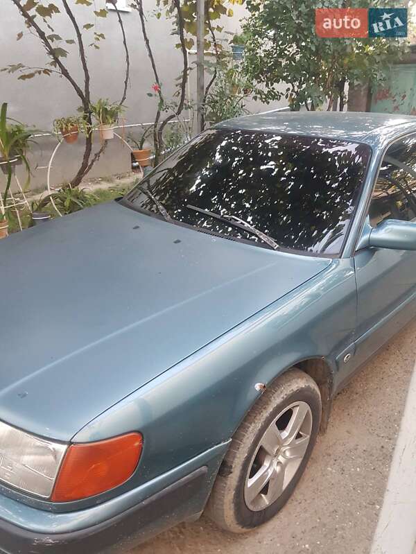 Седан Audi 100 1993 в Виноградове
