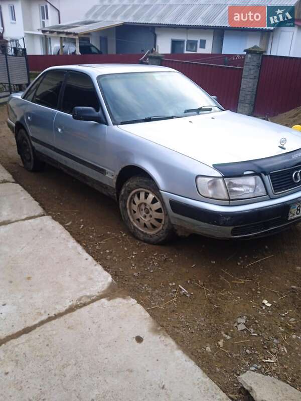Седан Audi 100 1992 в Надвірній