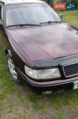 Седан Audi 100 1991 в Кельменцях