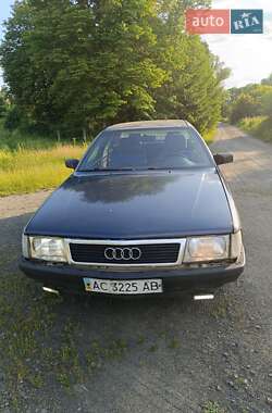 Седан Audi 100 1990 в Голобах