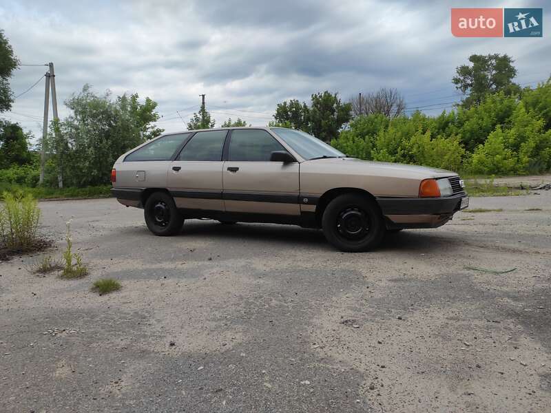 Универсал Audi 100 1989 в Глухове