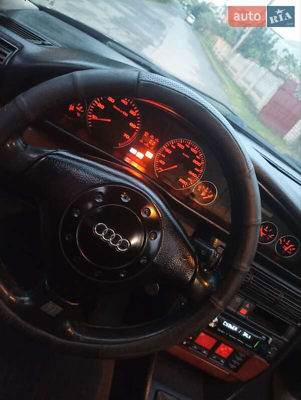 Седан Audi 100 1992 в Немирові