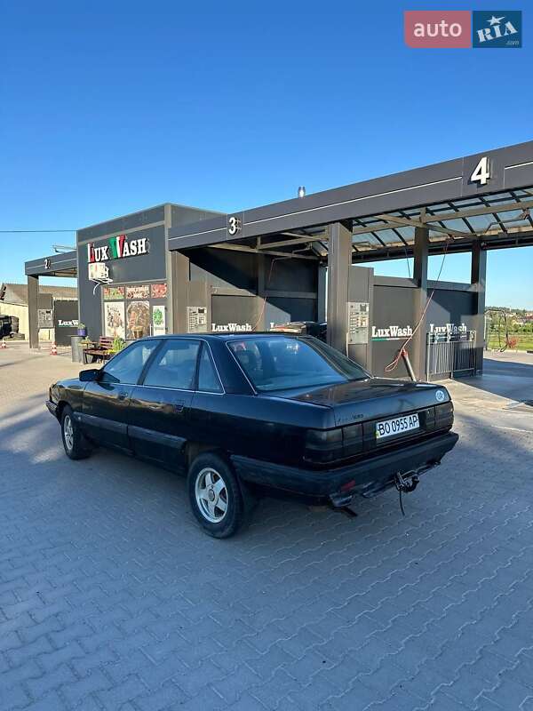 Седан Audi 100 1989 в Шумську