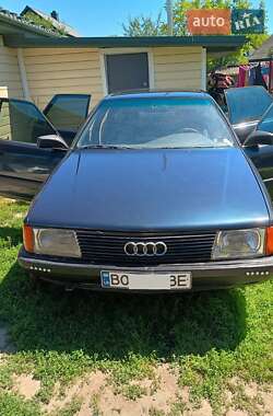 Седан Audi 100 1989 в Кременце