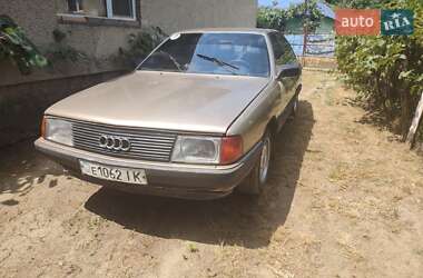 Седан Audi 100 1983 в Великом Березном