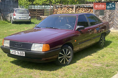Седан Audi 100 1986 в Олевске