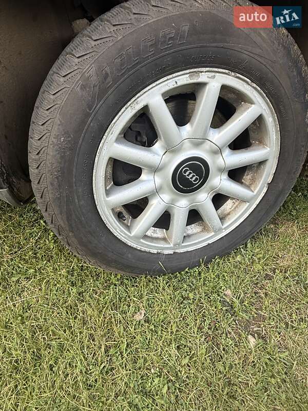 Седан Audi 100 1993 в Гвоздеце