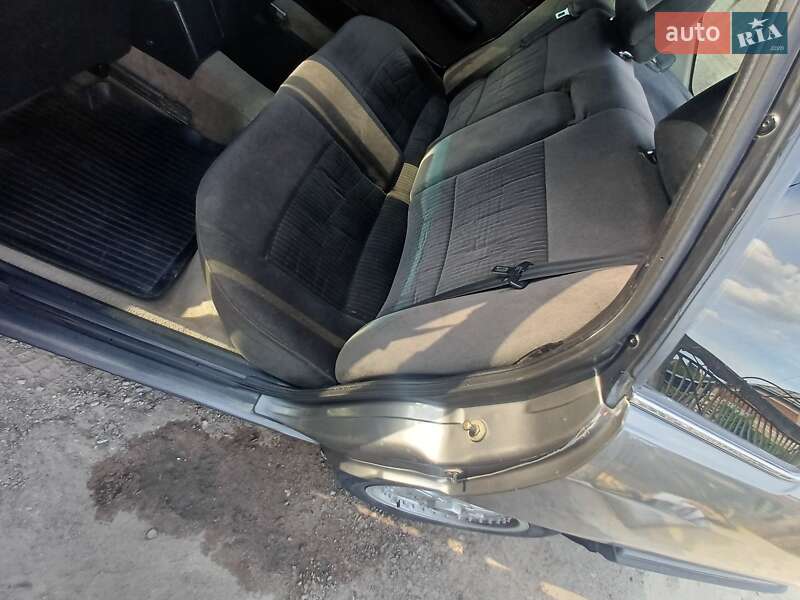 Седан Audi 100 1988 в Борщеве