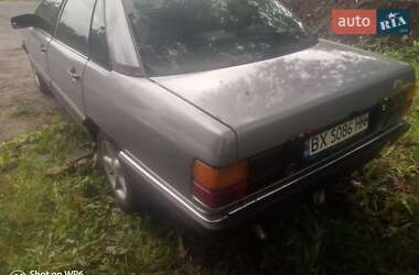 Седан Audi 100 1988 в 