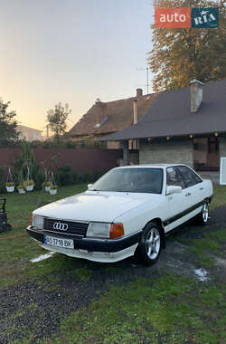 Седан Audi 100 1986 в Сваляві