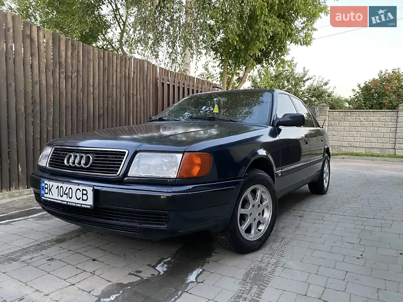 Audi 100