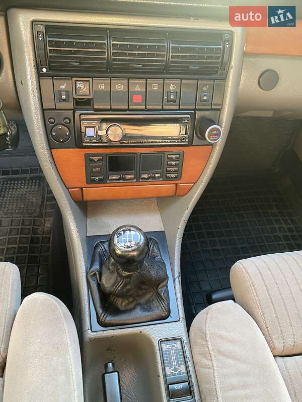 Седан Audi 100 1992 в Ровно