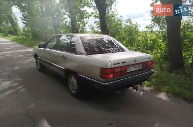 Седан Audi 100 1989 в 