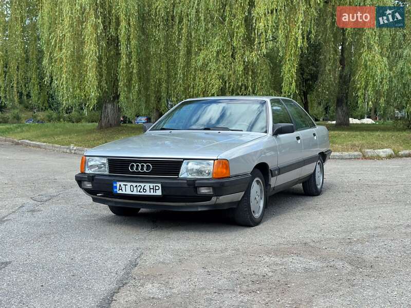 Audi 100 1984 Audi 100 1984