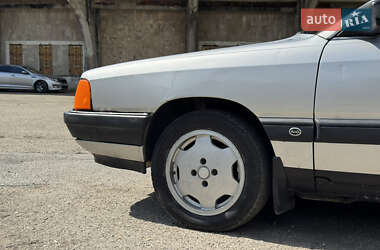 Седан Audi 100 1984 в 