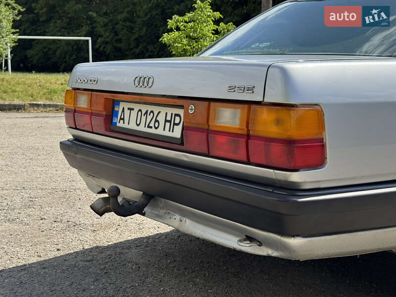 Седан Audi 100 1984 в Ивано-Франковске