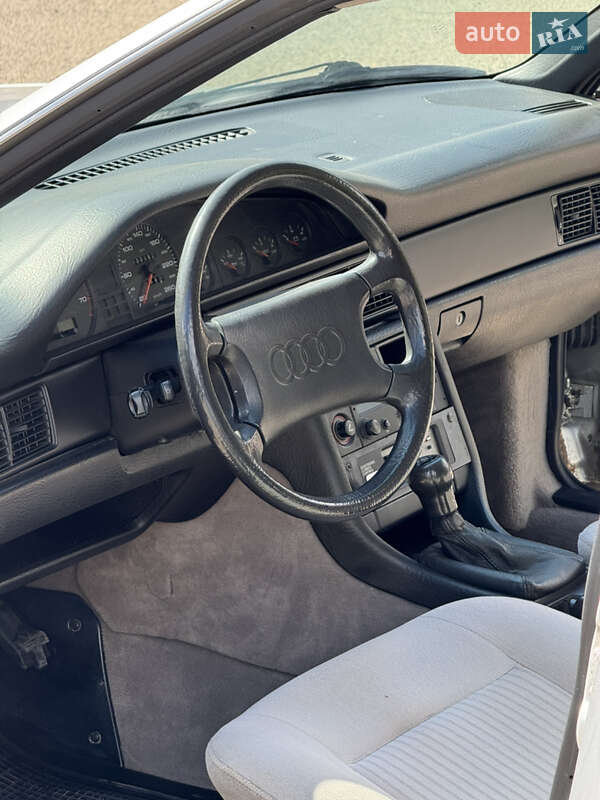 Седан Audi 100 1984 в Ивано-Франковске