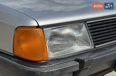 Седан Audi 100 1984 в 