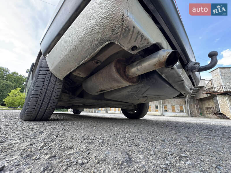 Седан Audi 100 1984 в Ивано-Франковске