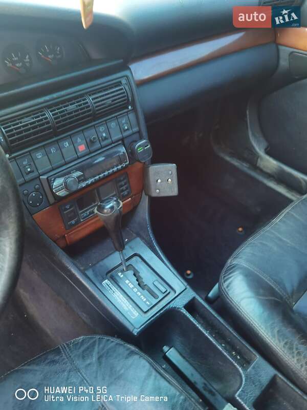 Седан Audi 100 1993 в Кельменцах