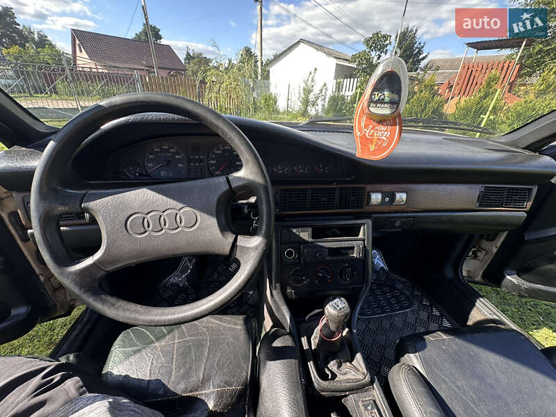 Седан Audi 100 1988 в Шацьку