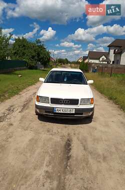 Седан Audi 100 1991 в Сарнах
