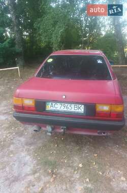 Седан Audi 100 1984 в Купянске
