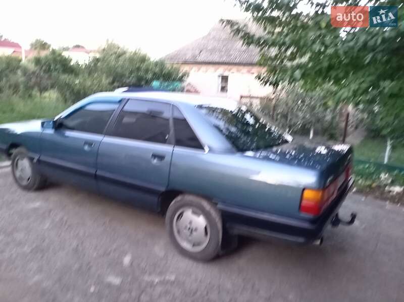 Седан Audi 100 1990 в Ладыжине