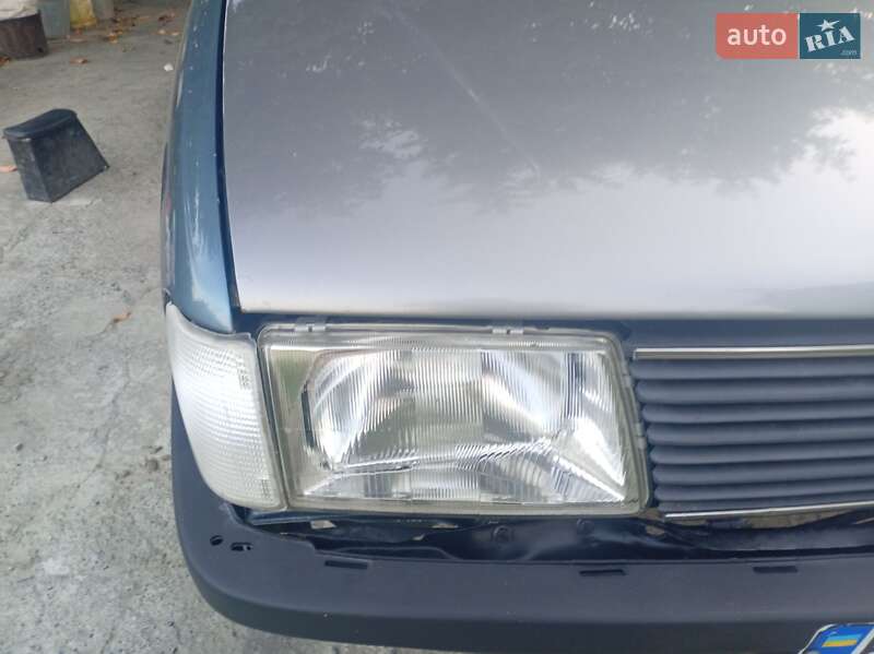 Седан Audi 100 1990 в Ладыжине